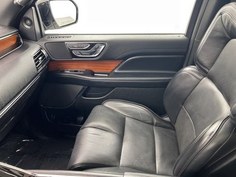 Used 2019 Lincoln Navigator L Reserve image 23