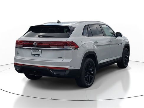 New 2026 Volkswagen Atlas Cross Sport SE image 4