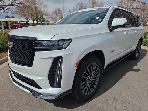 Certified 2023 Cadillac Escalade ESV V image 2