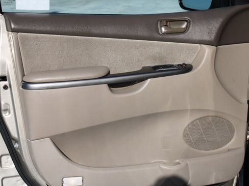 Used 2008 Toyota Sienna CE image 10