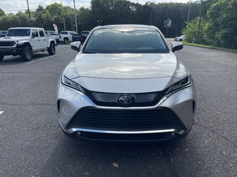 Used 2022 Toyota Venza Limited AWD/4WD image 2