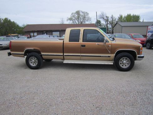 Used 1989 Chevrolet Silverado 3500 C3500 2dr Extended Cab LB image 1