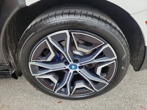 Certified 2024 BMW iX xDrive50 w/ Sport Package AWD/4WD image 6