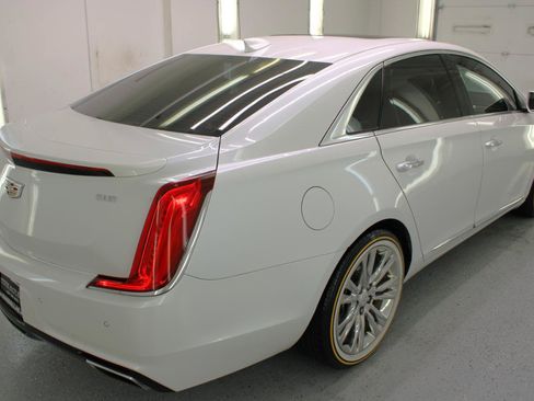 Used 2018 Cadillac XTS Luxury w/ Driver Awareness Package FWD image 9