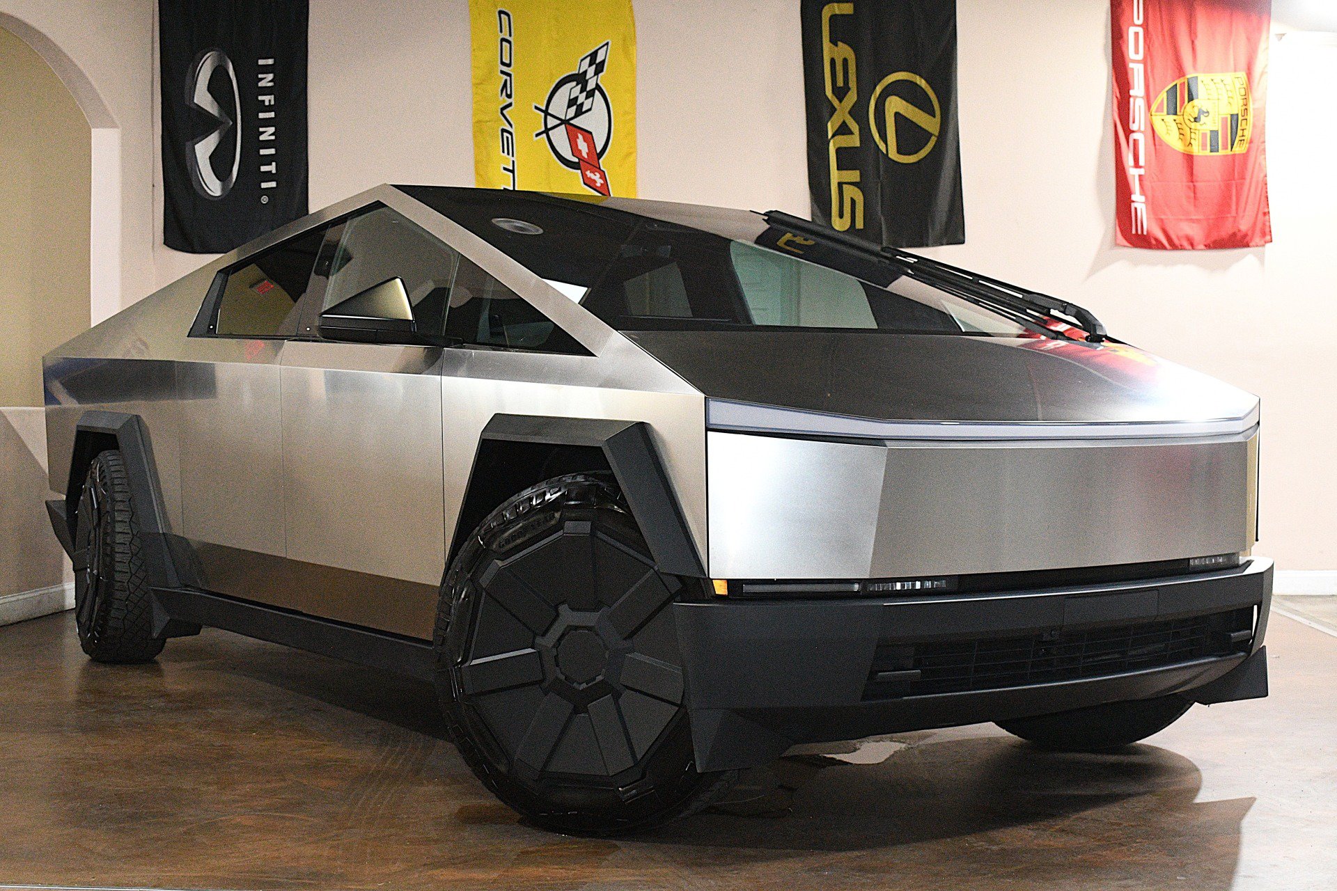 Used 2024 Tesla Cybertruck AWD Crew Cab image 3