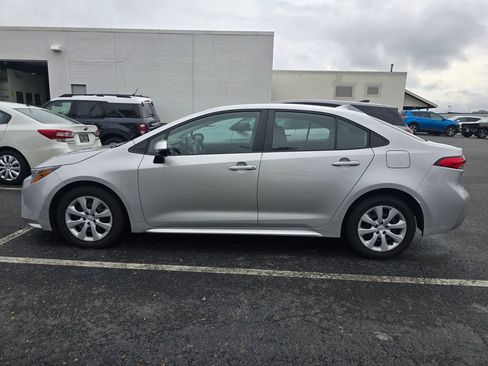 Used 2024 Toyota Corolla LE FWD image 4