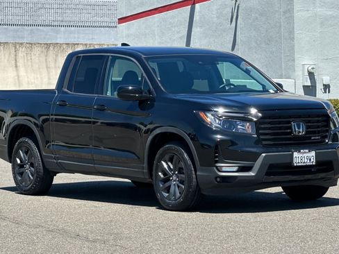 Used 2023 Honda Ridgeline Sport image 5