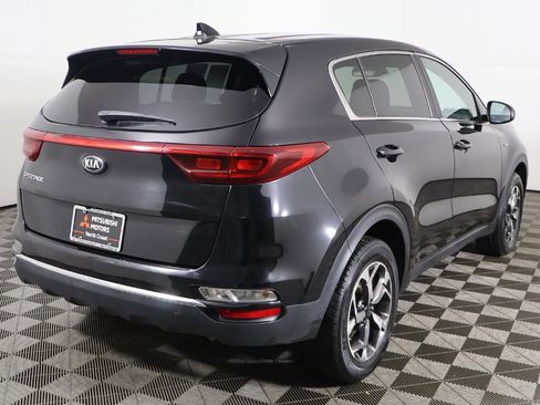 Used 2022 Kia Sportage LX image 7