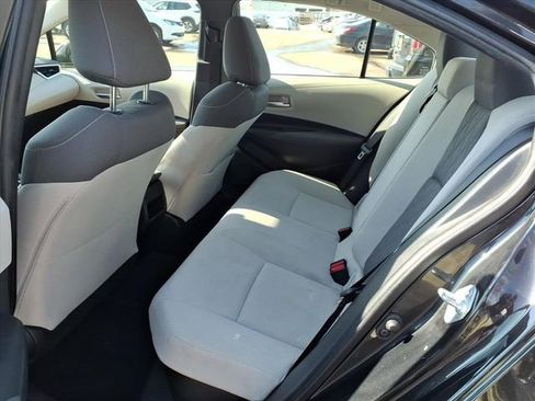 Used 2020 Toyota Corolla LE image 9