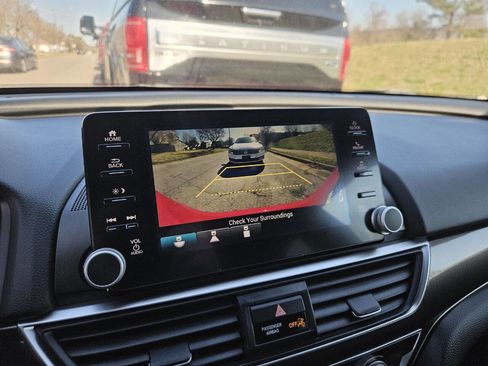 Used 2018 Honda Accord Sport image 19