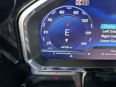 Used 2024 Chevrolet Silverado 2500 LT image 46