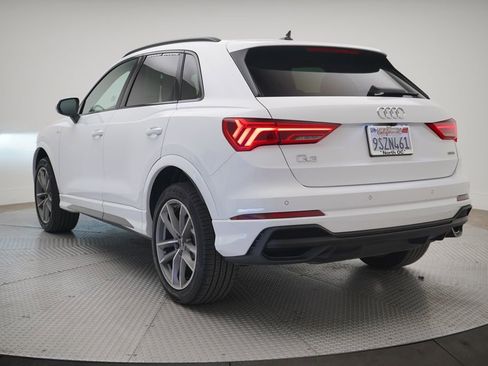 Used 2025 Audi Q3 2.0T Premium w/ Convenience Package image 3