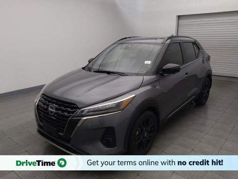 Used 2023 Nissan Kicks SR image 1