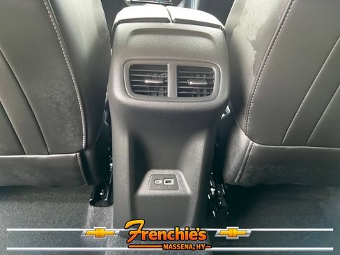 Used 2023 Buick Envision Essence AWD/4WD image 9