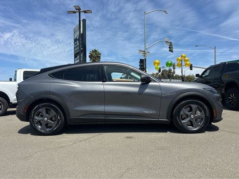 Used 2021 Ford Mustang Mach-E Select RWD image 41