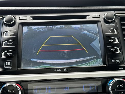Used 2015 Toyota Highlander Limited Platinum AWD/4WD image 23
