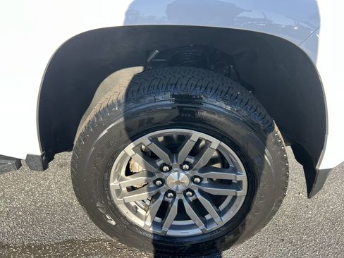 Used 2024 Chevrolet Colorado LT image 13