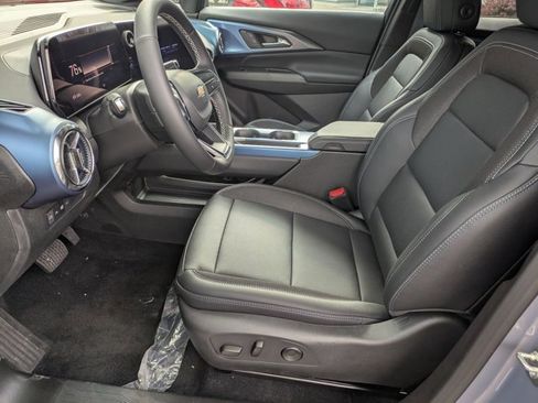 New 2025 Chevrolet Equinox EV LT w/ LPO, Blackout Package AWD/4WD image 4