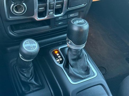 Used 2018 Jeep Wrangler Unlimited Sport S image 24