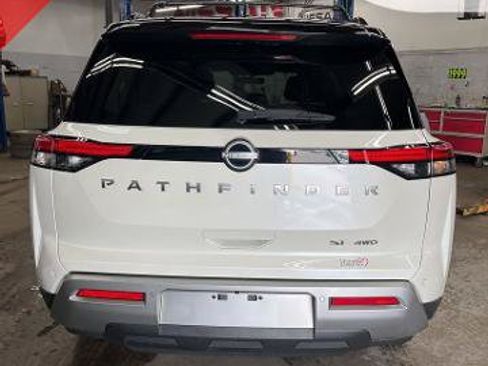 Certified 2024 Nissan Pathfinder SL AWD/4WD image 4