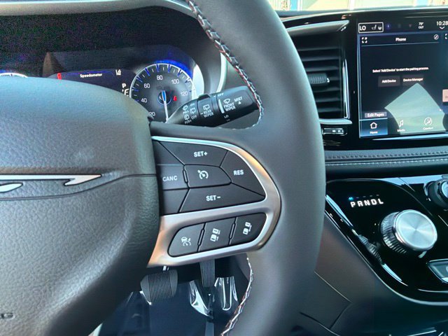 New 2027 Chrysler Pacifica Select AWD/4WD image 22