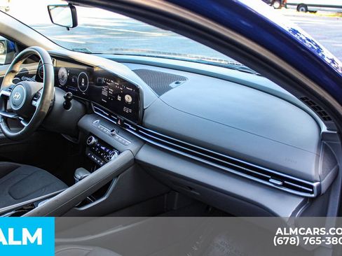 Used 2025 Hyundai Elantra SEL FWD image 22