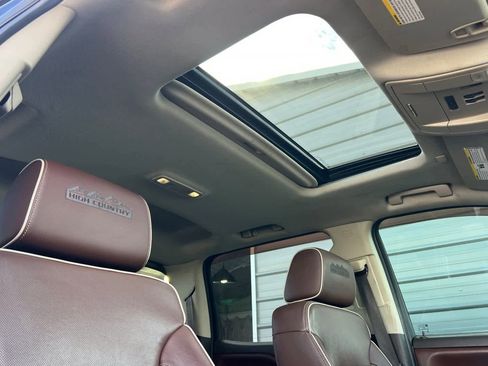 Used 2017 Chevrolet Silverado 1500 High Country image 17