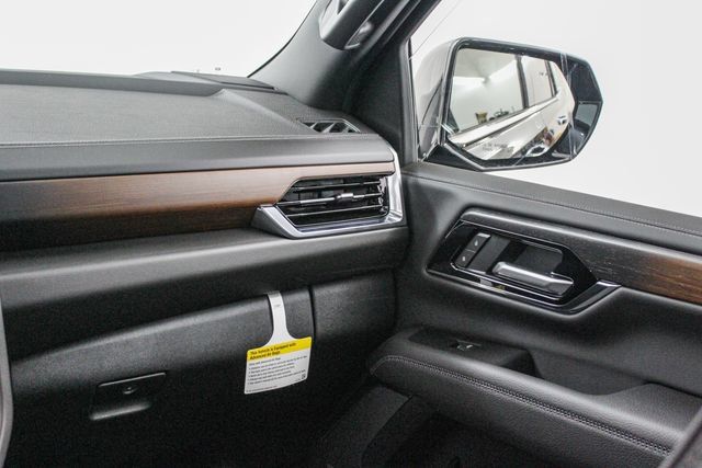 New 2026 GMC Yukon Denali w/ Sun & Power Step Package AWD/4WD image 21