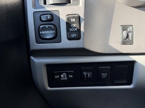 Used 2012 Toyota Tundra 4x4 CrewMax w/ SR5 Pkg image 38