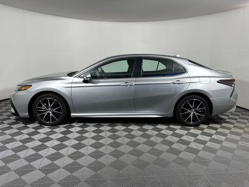 Used 2024 Toyota Camry SE w/ Cold Weather Package image 8