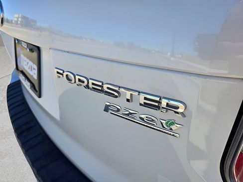 Used 2016 Subaru Forester 2.5i Limited image 11