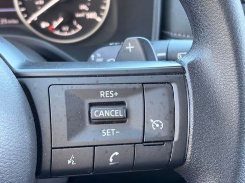Used 2024 Nissan Rogue S FWD image 27