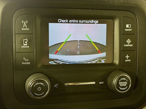 Used 2017 Jeep Renegade Latitude FWD image 15