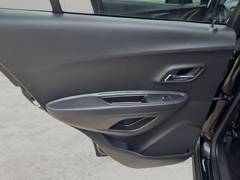 Used 2019 Chevrolet Trax LT w/ LT Convenience Package image 25