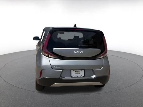 Used 2025 Kia Soul LX w/ LX Technology Package FWD image 12