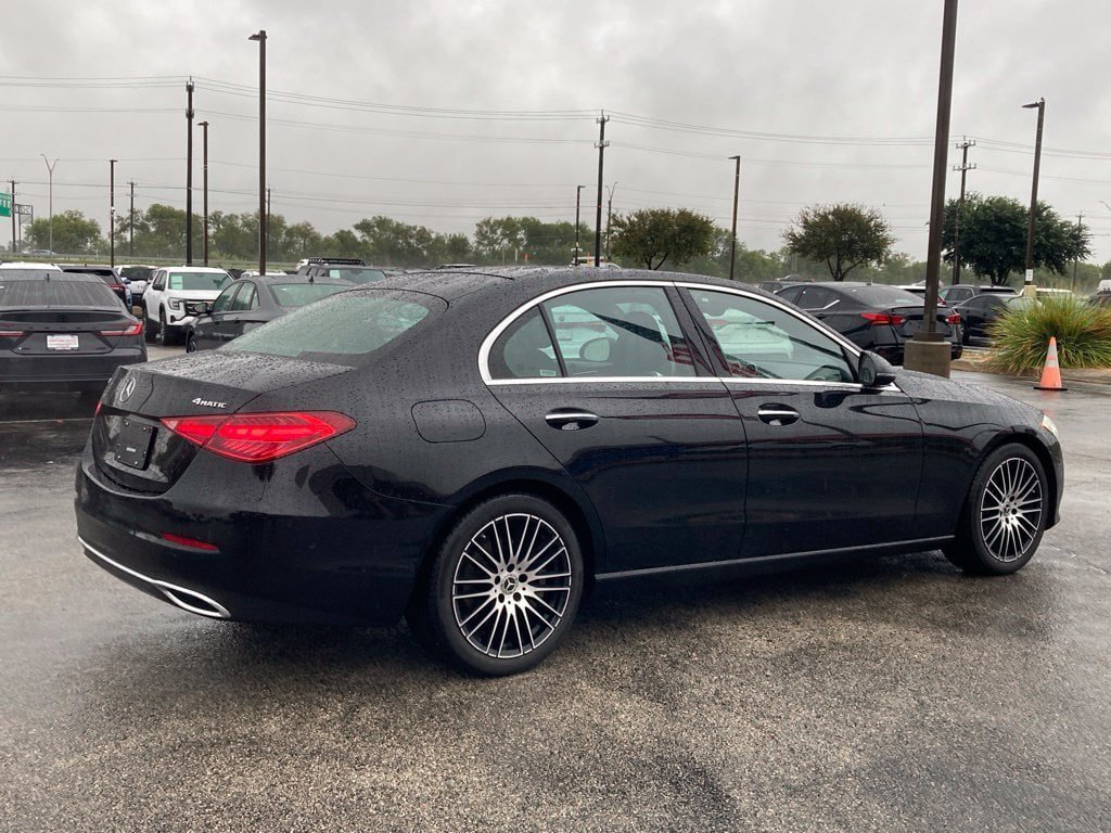Used 2025 Mercedes-Benz C 300 4MATIC Sedan image 4