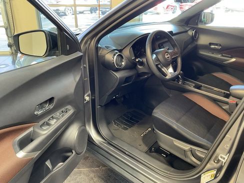 Used 2024 Nissan Kicks SR image 9