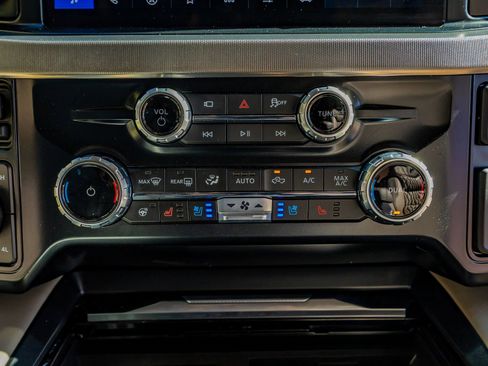 Used 2026 Ford F350 Platinum w/ Platinum Plus Package AWD/4WD image 28