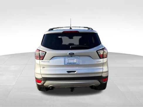 Used 2018 Ford Escape SE w/ Ford Safe & Smart Package FWD image 4