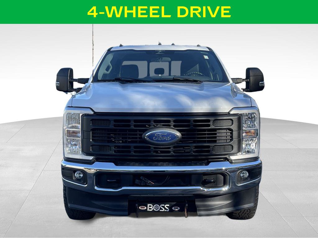 Used 2023 Ford F350 XL AWD/4WD image 3