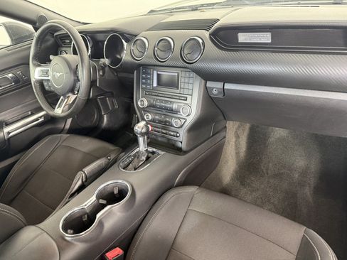Used 2017 Ford Mustang Coupe RWD image 11