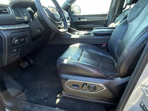 Used 2023 Jeep Wagoneer L Series II image 10