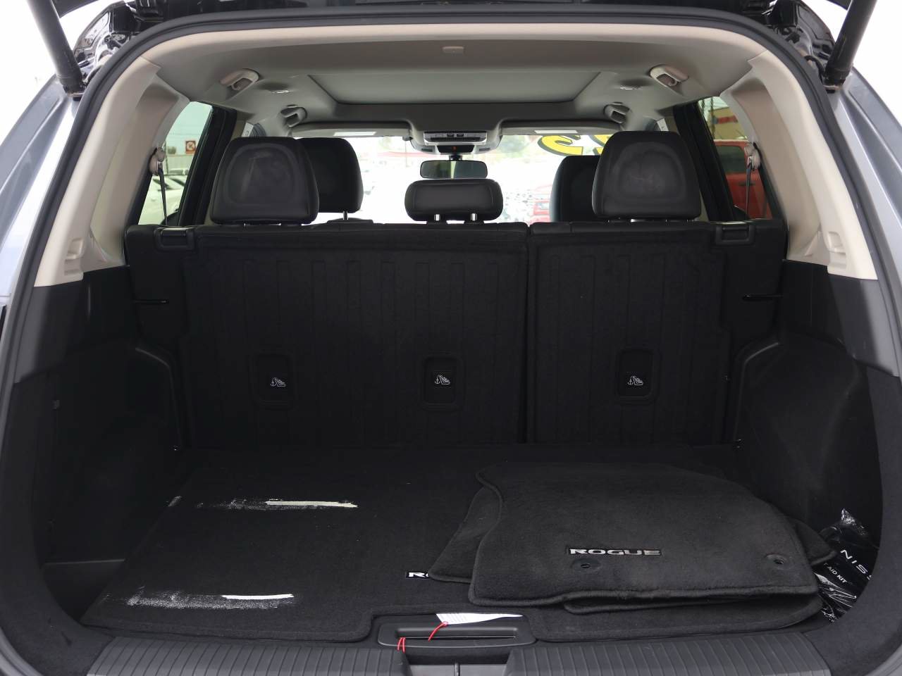 Used 2023 Nissan Rogue SV w/ SV Premium B Package FWD image 12