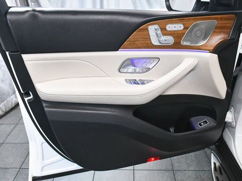 Used 2022 Mercedes-Benz GLE 350 4MATIC w/ Premium Package image 9