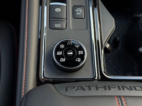 New 2026 Nissan Pathfinder SV image 40