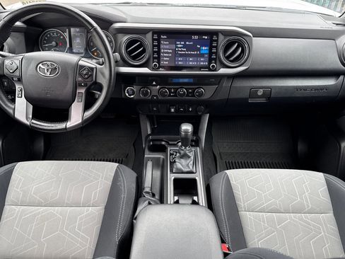 Used 2022 Toyota Tacoma TRD Sport AWD/4WD image 13