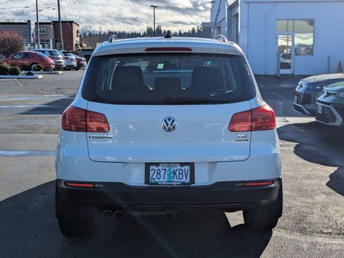 Used 2017 Volkswagen Tiguan S image 4