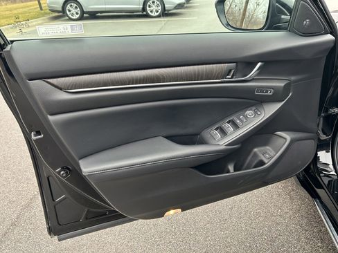 Used 2022 Honda Accord EX-L image 11