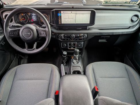 Used 2025 Jeep Wrangler Unlimited Sport AWD/4WD image 27