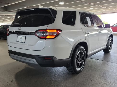 Certified 2025 Honda Pilot EX-L image 6